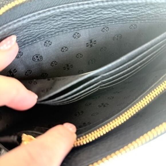 TORY BURCH Marion Flat Wallet Crossbody Bag Black Leather Gold Hardware - Picture 10 of 12